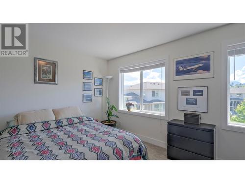 300 Drysdale Boulevard Unit# 38, Kelowna, BC - Indoor Photo Showing Bedroom