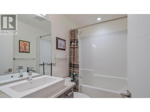 300 Drysdale Boulevard Unit# 38, Kelowna, BC - Indoor Photo Showing Bathroom