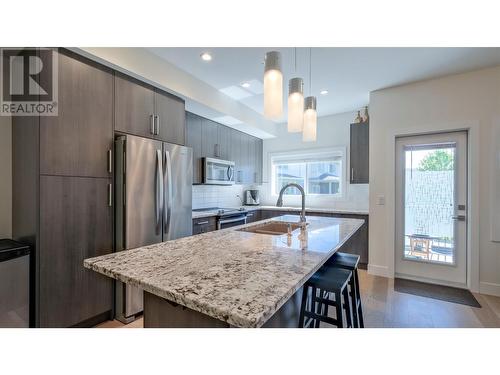 300 Drysdale Boulevard Unit# 38, Kelowna, BC - Indoor Photo Showing Kitchen With Double Sink With Upgraded Kitchen