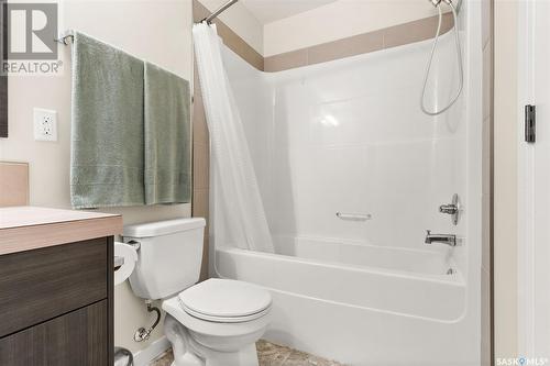 13 5762 Gordon Road, Regina, SK - Indoor Photo Showing Bathroom