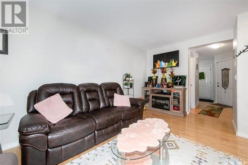 24 118 Pawlychenko Lane, Saskatoon, SK - Indoor Photo Showing Living Room