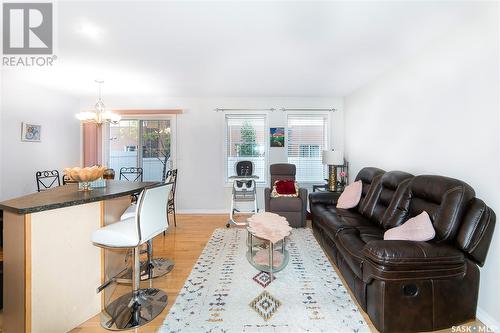 24 118 Pawlychenko Lane, Saskatoon, SK - Indoor Photo Showing Living Room