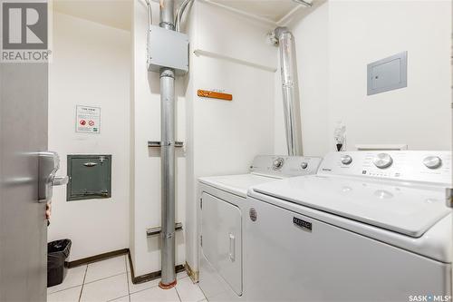 906 320 5Th Avenue N, Saskatoon, SK - Indoor Photo Showing Laundry Room