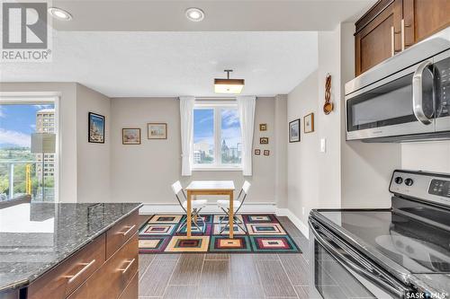 906 320 5Th Avenue N, Saskatoon, SK - Indoor Photo Showing Kitchen