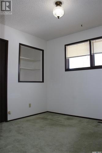 665 9Th Street W, Shaunavon, SK - Indoor Photo Showing Other Room