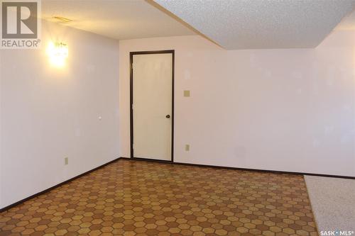 665 9Th Street W, Shaunavon, SK - Indoor Photo Showing Other Room