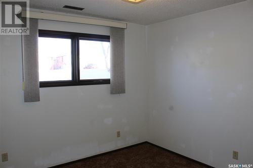 665 9Th Street W, Shaunavon, SK - Indoor Photo Showing Other Room