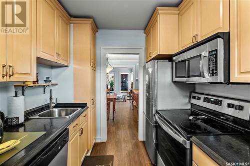 2064 Princess Street, Regina, SK - Indoor Photo Showing Kitchen