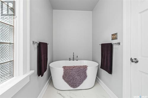 2064 Princess Street, Regina, SK - Indoor Photo Showing Bathroom