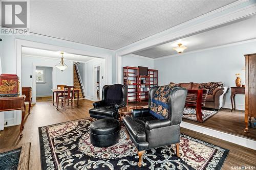 2064 Princess Street, Regina, SK - Indoor Photo Showing Living Room