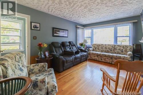 32 Hillcrest Drive, Saint John, NB - Indoor Photo Showing Living Room