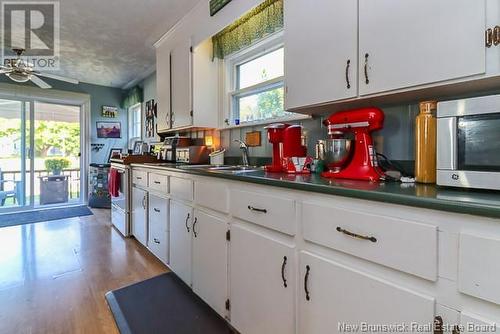 32 Hillcrest Drive, Saint John, NB - Indoor Photo Showing Kitchen