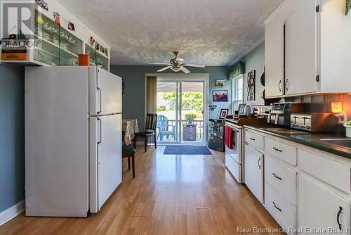 32 Hillcrest Drive, Saint John, NB - Indoor Photo Showing Kitchen