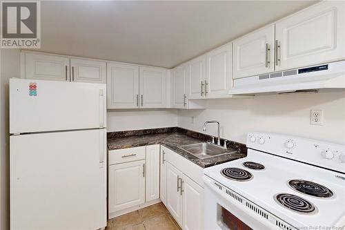 922 Smythe Street, Fredericton, NB - Indoor Photo Showing Kitchen