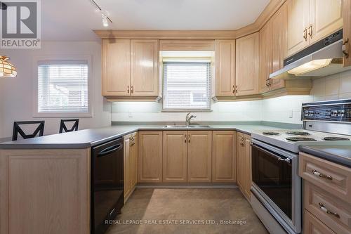 173 Betty Ann Drive, Toronto, ON - Indoor Photo Showing Kitchen