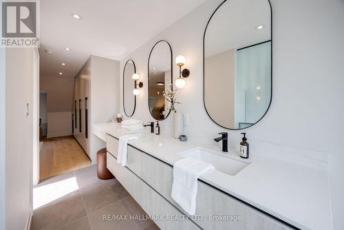 437 Manning Avenue, Toronto (Palmerston-Little Italy), ON - Indoor Photo Showing Bathroom