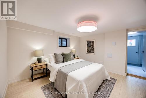 437 Manning Avenue, Toronto (Palmerston-Little Italy), ON - Indoor Photo Showing Bedroom