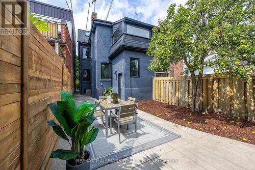 437 Manning Avenue, Toronto, ON - Outdoor