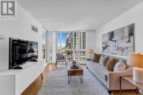 1908 - 16 Yonge Street, Toronto (Waterfront Communities), ON - Indoor Photo Showing Living Room