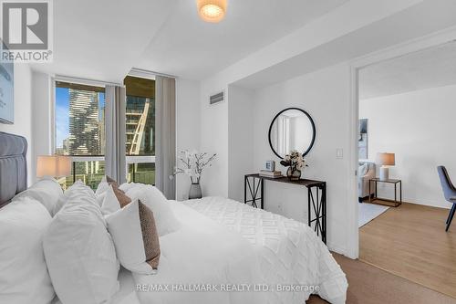 1908 - 16 Yonge Street, Toronto (Waterfront Communities), ON - Indoor Photo Showing Bedroom