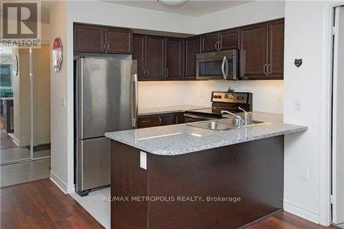 715 - 19 Grand Trunk Crescent, Toronto (Waterfront Communities), ON - Indoor Photo Showing Kitchen With Double Sink