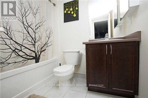 715 - 19 Grand Trunk Crescent, Toronto, ON - Indoor Photo Showing Bathroom