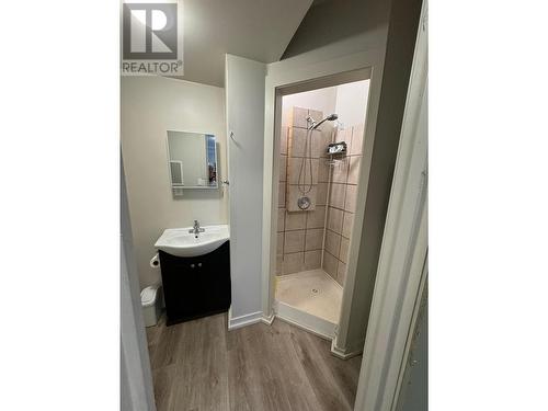 1479 3Rd Avenue, Prince George, BC - Indoor Photo Showing Bathroom