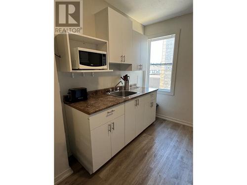 1479 3Rd Avenue, Prince George, BC - Indoor Photo Showing Kitchen