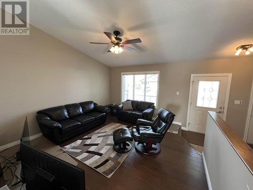 5617 Birch Drive, Fort Nelson, BC - Indoor Photo Showing Living Room