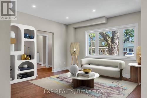 38 Macdonald Street, Toronto, ON - Indoor Photo Showing Living Room