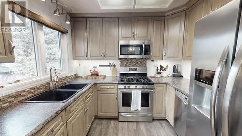 11204 106 Street, Fort St. John, BC - Indoor Photo Showing Kitchen With Double Sink With Upgraded Kitchen