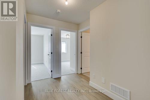 6441 Royal Magnolia Avenue, London, ON - Indoor Photo Showing Other Room