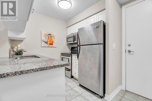 206 - 2379 Central Park Drive, Oakville, ON - Indoor Photo Showing Kitchen