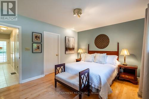 2434 Eileen Drive, Burlington, ON - Indoor Photo Showing Bedroom