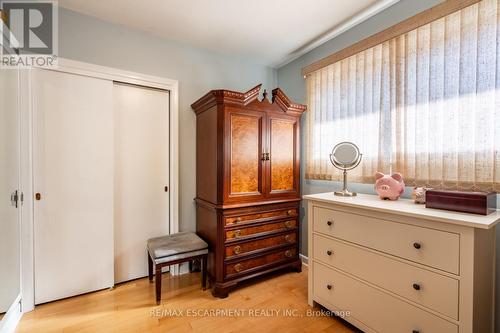 2434 Eileen Drive, Burlington, ON - Indoor Photo Showing Other Room