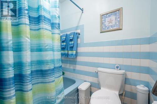 2434 Eileen Drive, Burlington, ON - Indoor Photo Showing Bathroom