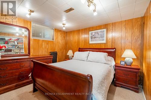 2434 Eileen Drive, Burlington, ON - Indoor Photo Showing Bedroom