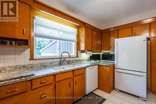 2434 Eileen Drive, Burlington, ON - Indoor Photo Showing Kitchen With Double Sink