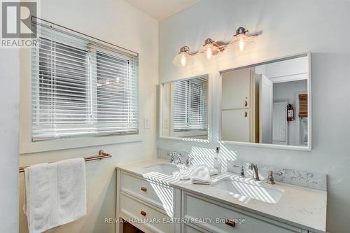 3158 Spring Lane N, Smith-Ennismore-Lakefield, ON - Indoor Photo Showing Bathroom