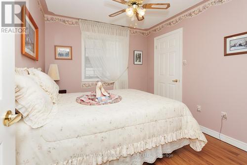 16 Hillview Drive, Kawartha Lakes (Bobcaygeon), ON - Indoor Photo Showing Bedroom