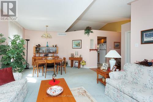 16 Hillview Drive, Kawartha Lakes (Bobcaygeon), ON - Indoor Photo Showing Living Room