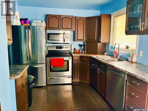 317 Cameron Street, Regina, SK - Indoor Photo Showing Kitchen With Double Sink