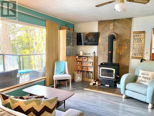 3509 East Lake Drive, Christina Lake, BC - Indoor With Fireplace