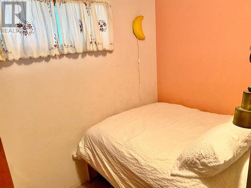 3509 East Lake Drive, Christina Lake, BC - Indoor Photo Showing Bedroom