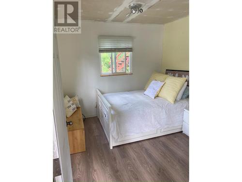 3509 East Lake Drive, Christina Lake, BC - Indoor Photo Showing Bedroom