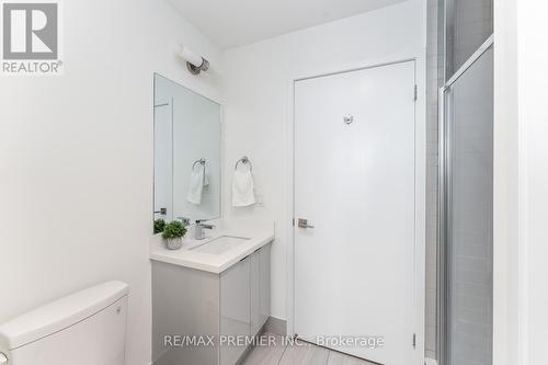 2109 - 2908 Highway 7 Road, Vaughan, ON - Indoor Photo Showing Bathroom