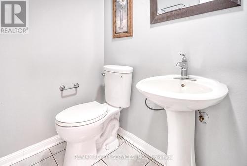 598 Summer Park Crescent, Mississauga, ON - Indoor Photo Showing Bathroom