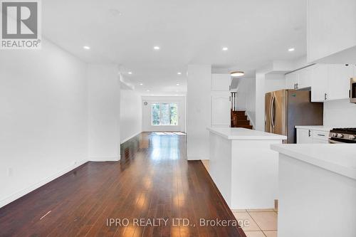 112 - 1480 Britannia Road W, Mississauga, ON - Indoor Photo Showing Kitchen