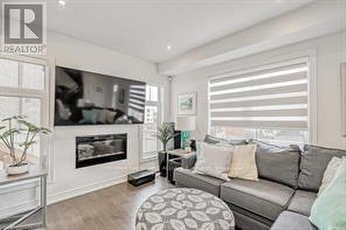 3115 Lula Road, Burlington, ON - Indoor Photo Showing Living Room With Fireplace