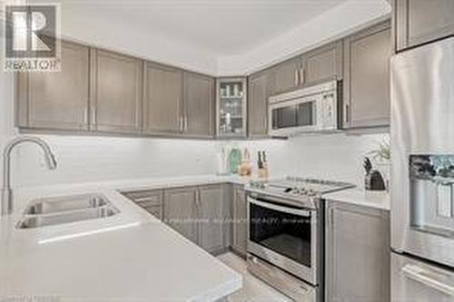 3115 Lula Road, Burlington, ON - Indoor Photo Showing Kitchen With Stainless Steel Kitchen With Double Sink